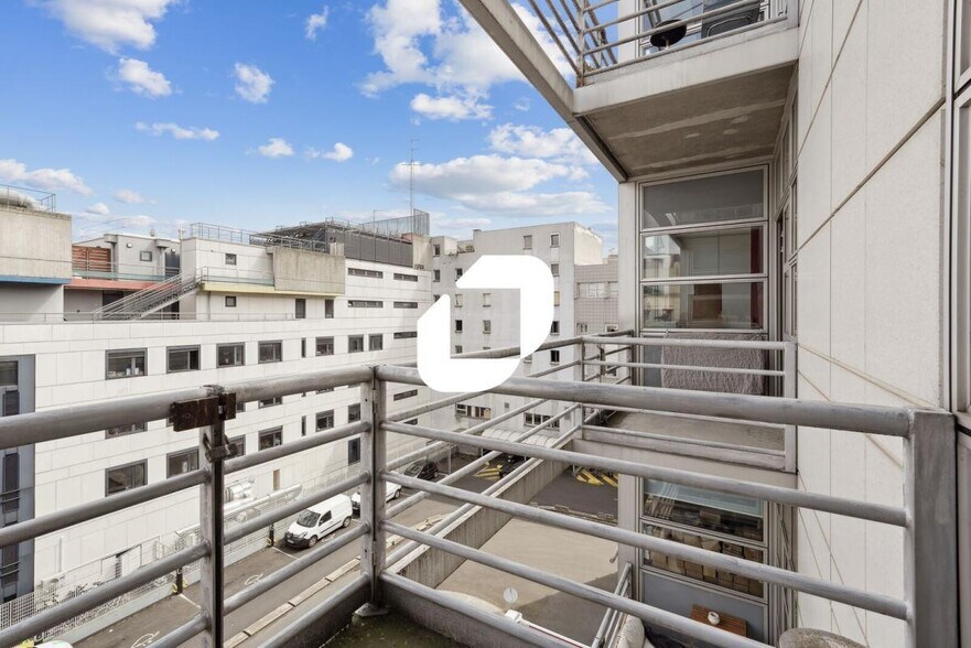 Flex in Paris for lease - Building Photo - Image 3 of 10