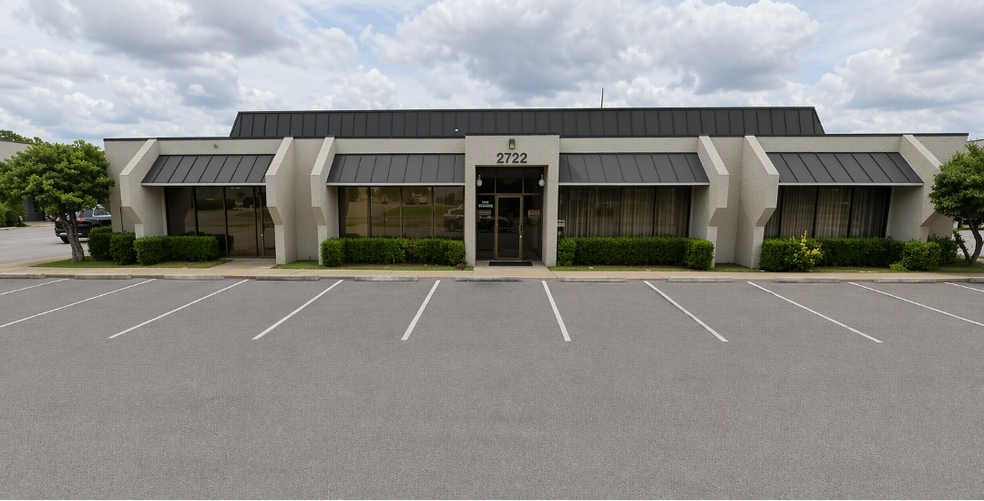 2734 W Kingsley Rd, Garland, TX for lease - Building Photo - Image 2 of 13