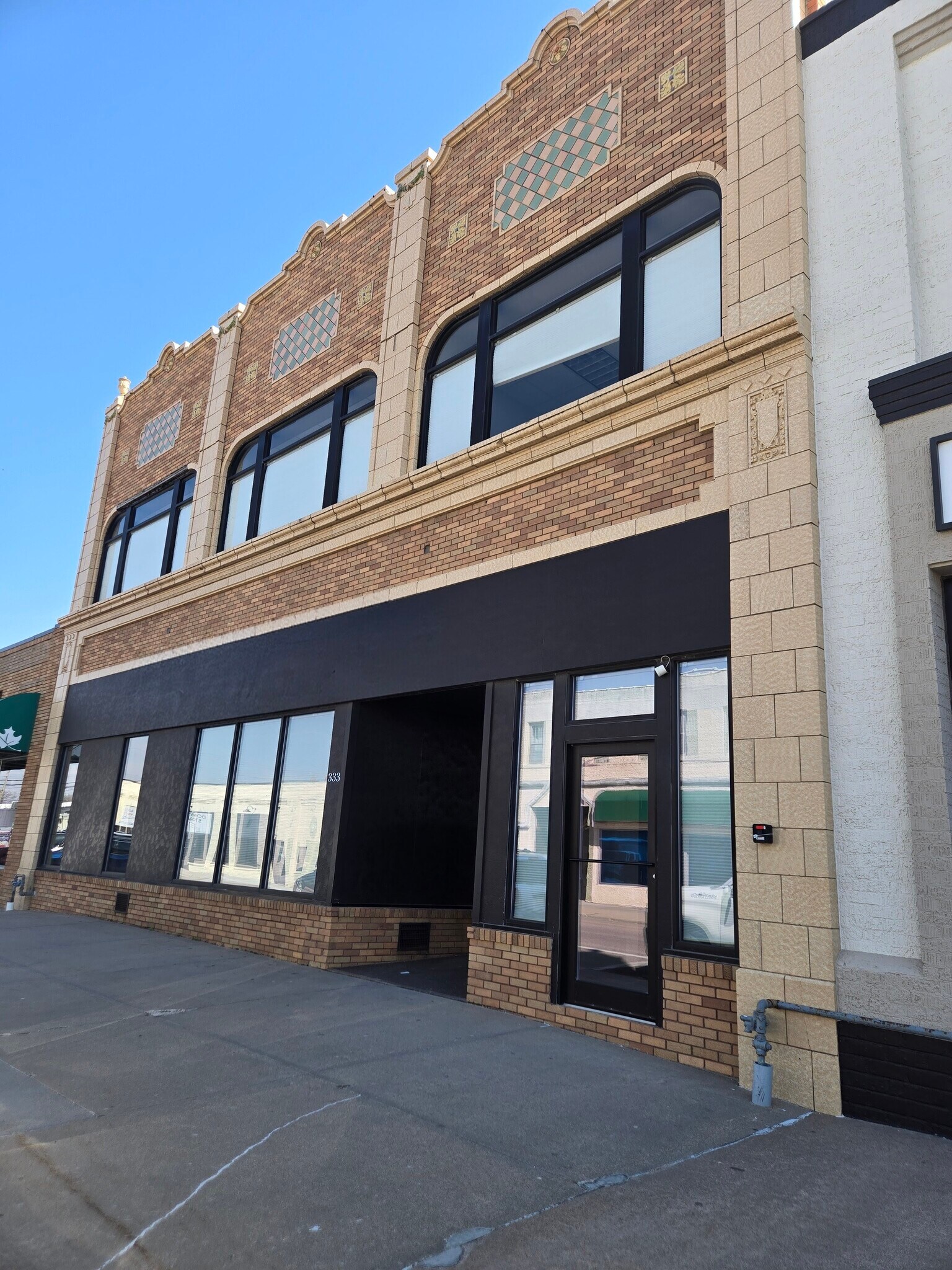 325 W 2nd St, Hastings, NE for lease Interior Photo- Image 1 of 15