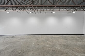 2026 Pioneer Pky W, Arlington, TX for lease Interior Photo- Image 1 of 9