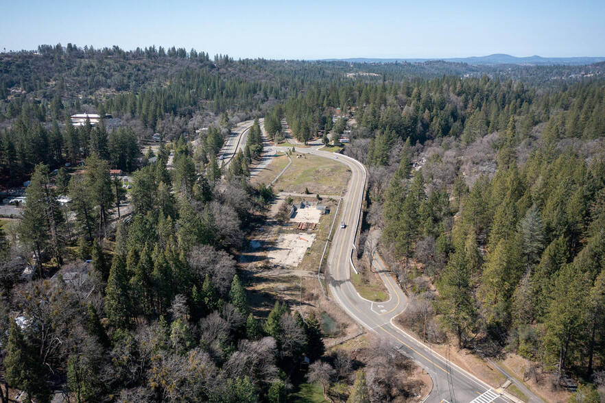 2021 Smith Flat Rd, Placerville, CA à vendre - Photo du b timent - Image 3 de 38