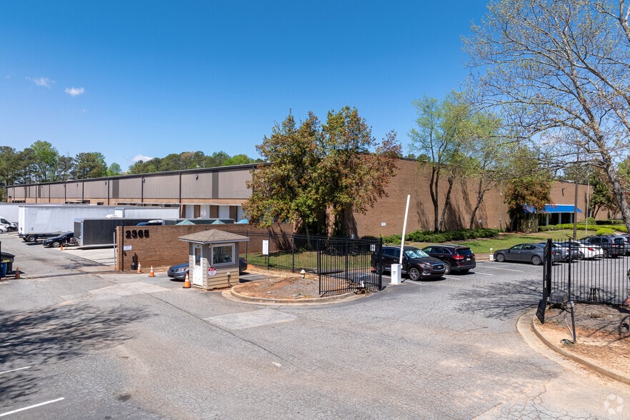 2365 Park Central Blvd, Decatur, GA for lease - Building Photo - Image 1 of 3