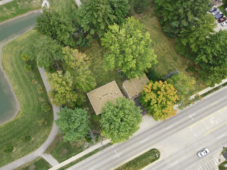 13562 E 116th St, Fishers, IN à vendre - Photo du bâtiment - Image 3 de 9