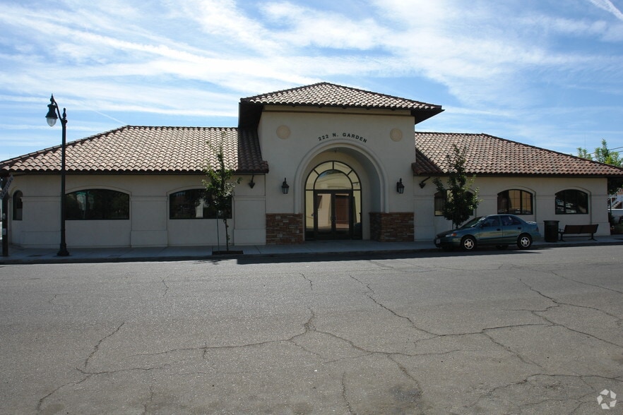 222 N Garden St, Visalia, CA for lease - Building Photo - Image 3 of 18
