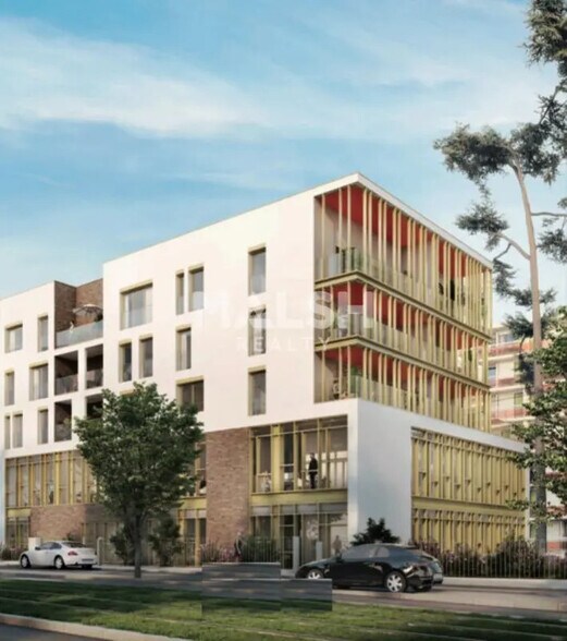 Retail in Bron for sale - Building Photo - Image 3 of 6