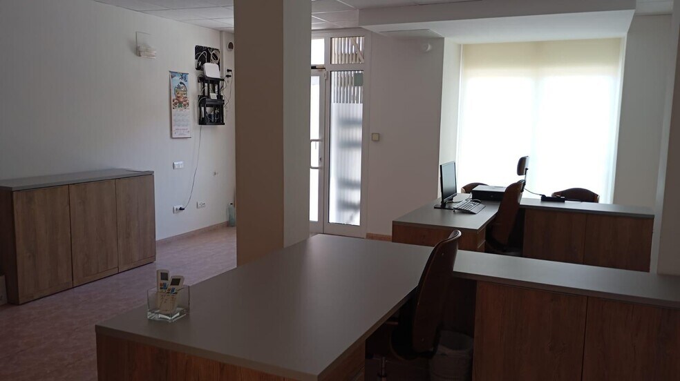 Retail in Amposta, Tarragona for lease - Interior Photo - Image 2 of 2