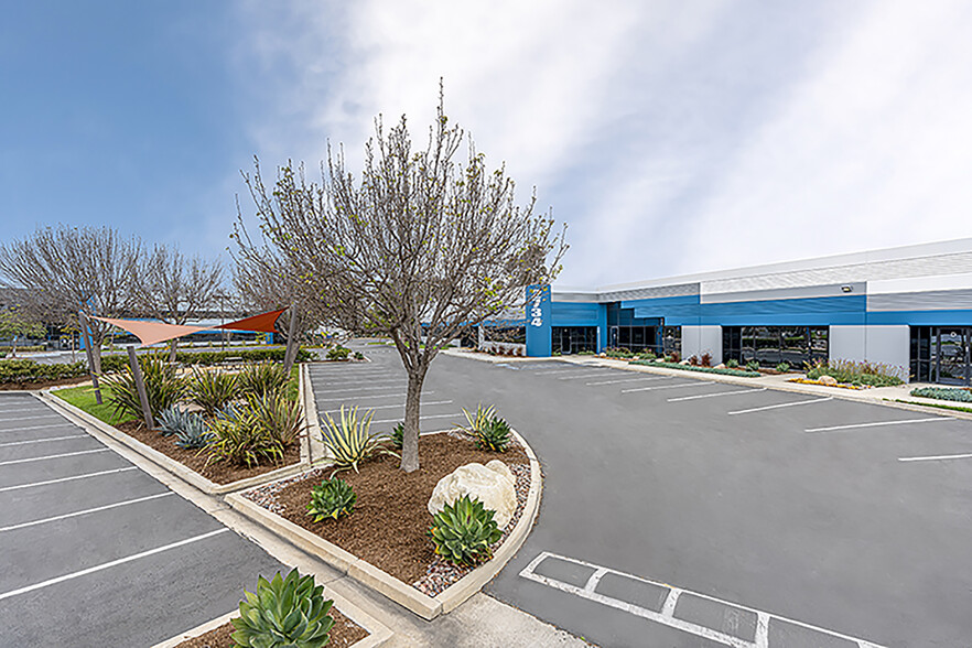 2720 Loker Ave W, Carlsbad, CA for lease - Building Photo - Image 3 of 10