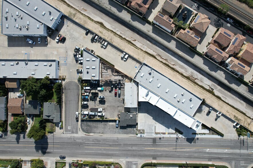 9350 Lower Azusa Rd, Temple City, CA à vendre - Photo du bâtiment - Image 3 de 14