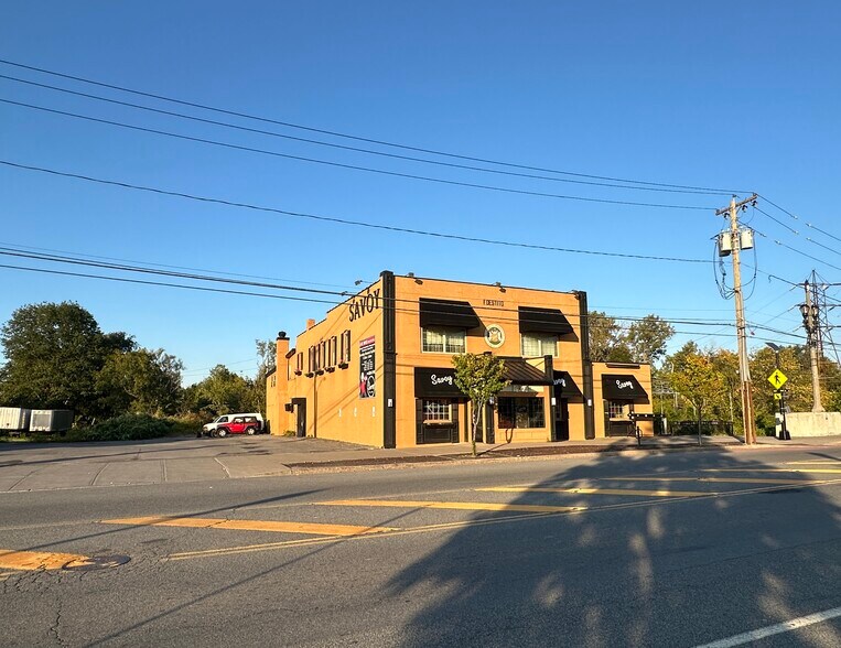 255 E Dominick St, Rome, NY à vendre - Photo du bâtiment - Image 1 de 8