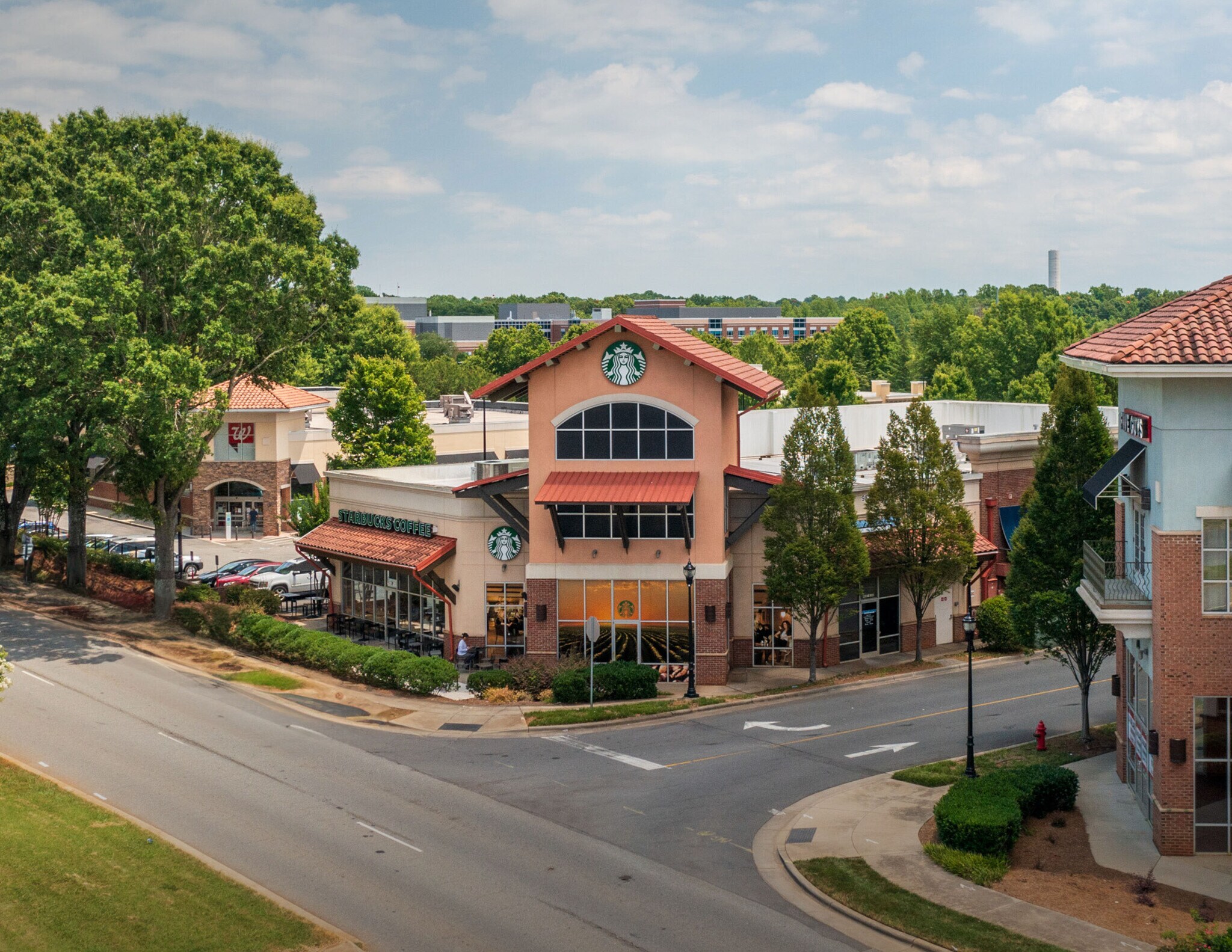 9810-9848 Gilead Rd, Huntersville, NC à louer Photo du bâtiment- Image 1 de 12