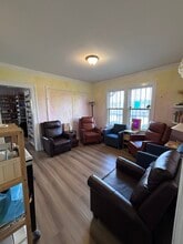 135 Maple St, Avondale Estates, GA à louer Photo intérieure- Image 1 de 7