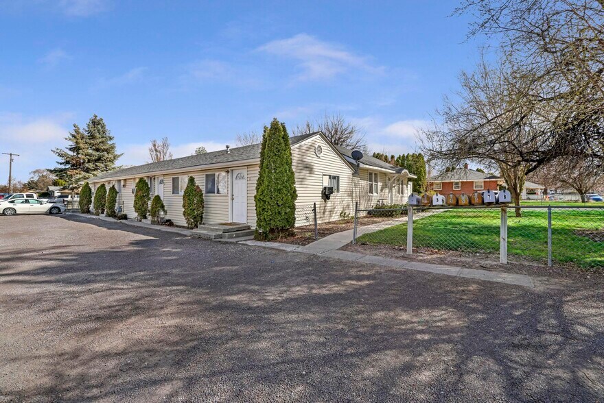 442 Locust St, Twin Falls, ID à vendre - Photo du bâtiment - Image 3 de 19