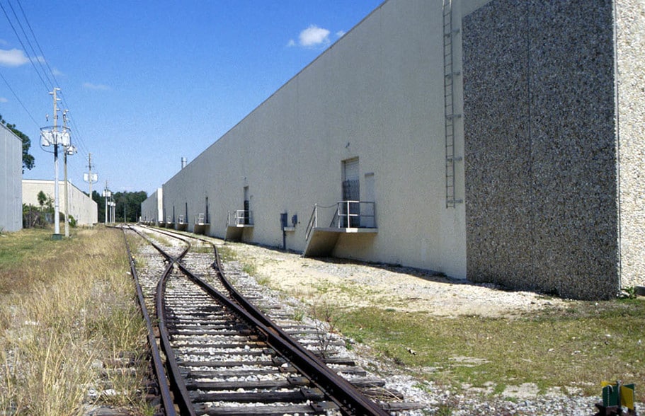 7510-7540 S Presidents Dr, Orlando, FL for lease - Building Photo - Image 2 of 18