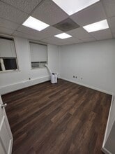 17 W Jefferson St, Rockville, MD à louer Photo intérieure- Image 2 de 2