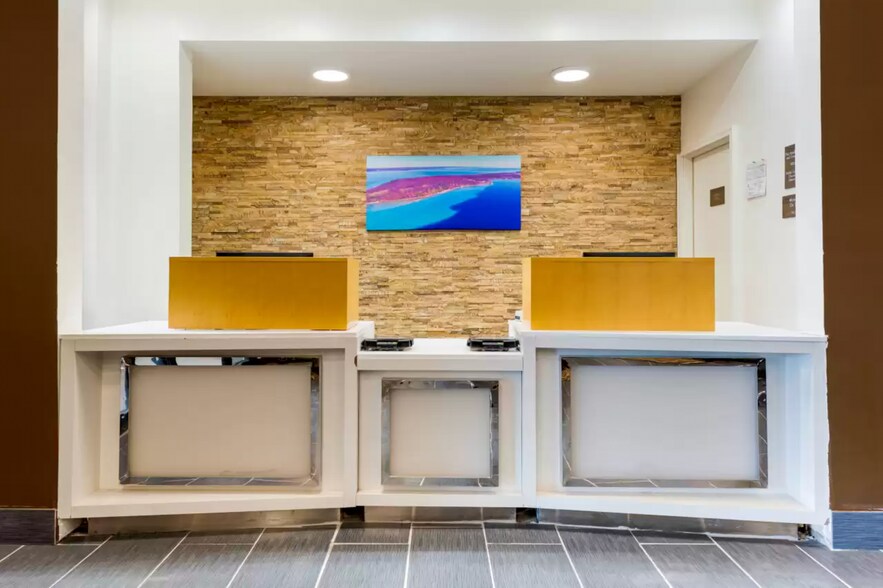 100 W Kieffer Rd, Michigan City, IN à vendre - Hall d’entrée - Image 3 de 41