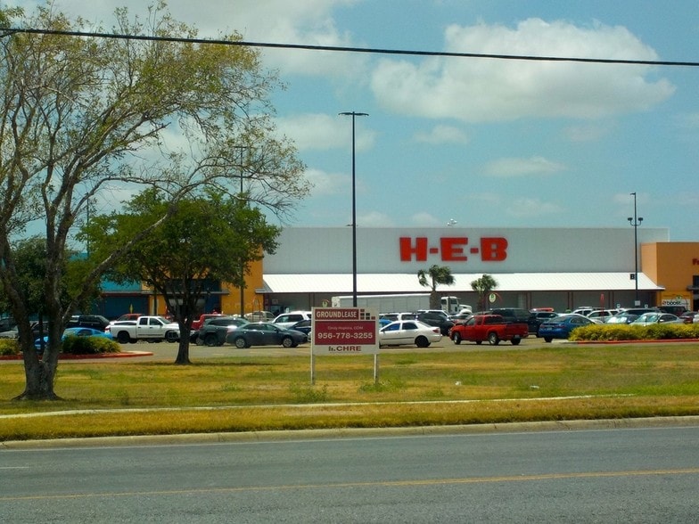 1095 W Hwy 77, San Benito, TX à louer - Photo du bâtiment - Image 2 de 12