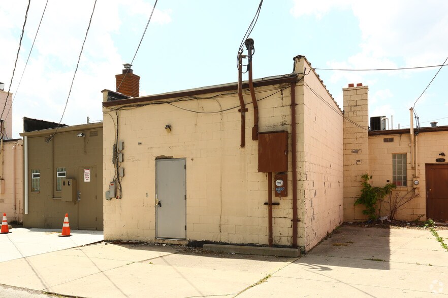 3723 Fort St, Lincoln Park, MI à louer - Photo du bâtiment - Image 2 de 3