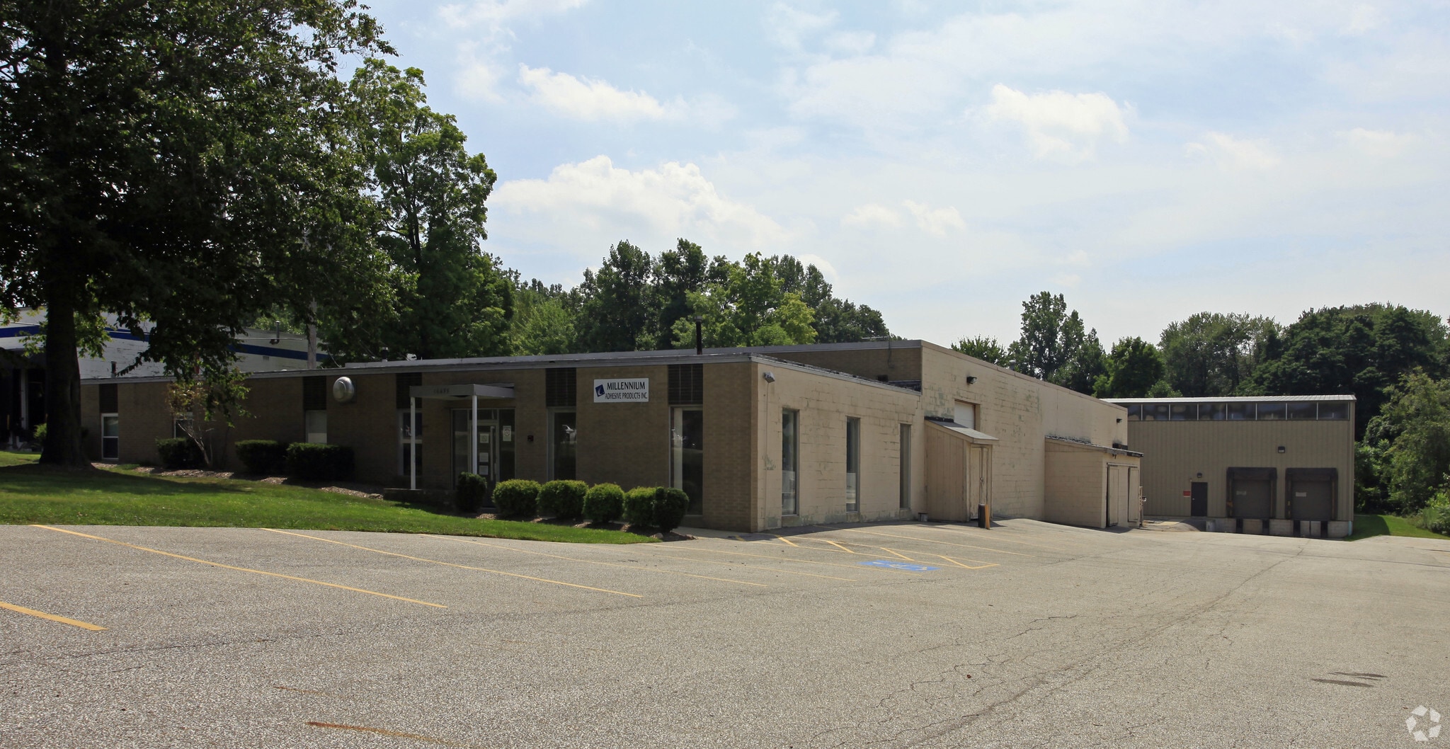 16855 Park Circle Dr, Bainbridge Village, OH for lease Primary Photo- Image 1 of 7