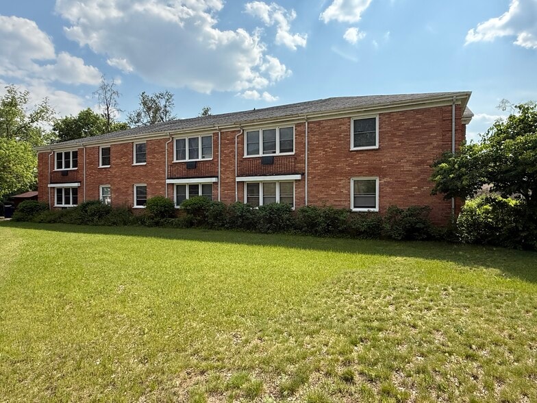 3701 Robert Pl, Stevens Point, WI for sale - Building Photo - Image 2 of 9