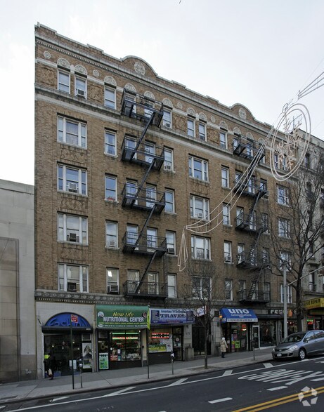 714 W 181st St, New York, NY à louer - Photo du bâtiment - Image 2 de 4