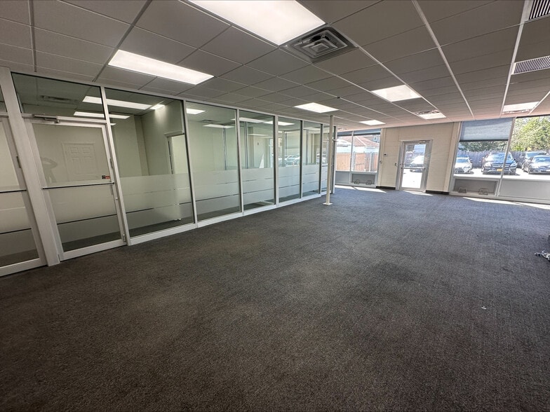 1157 Broadway, Hewlett, NY for lease - Interior Photo - Image 1 of 10