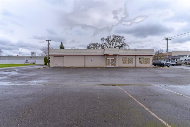Plus de détails pour 1590 12th St SE, Salem, OR - Bureau/Commerce de détail à louer