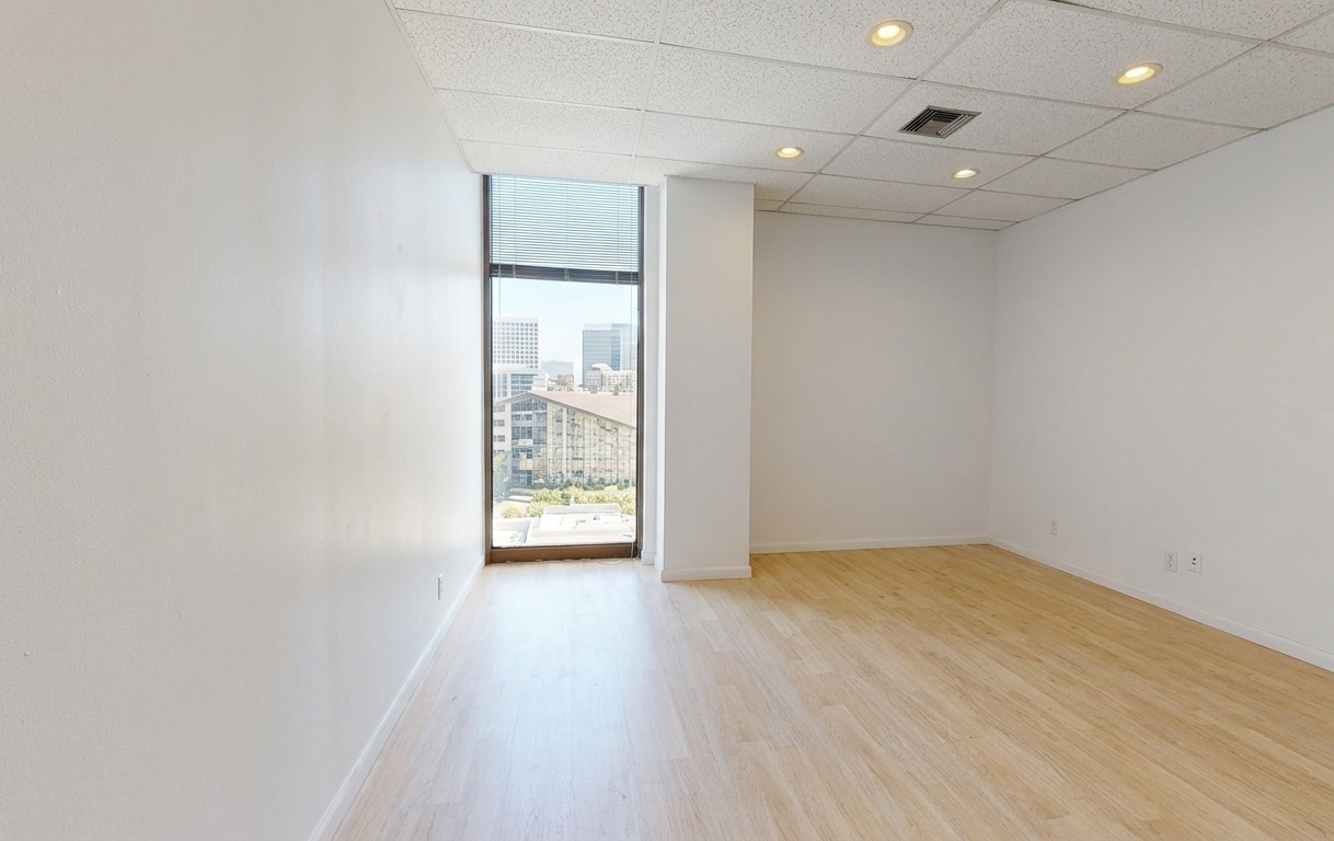 17985 Biscayne Blvd, Miami, FL à louer Photo intérieure- Image 1 de 3