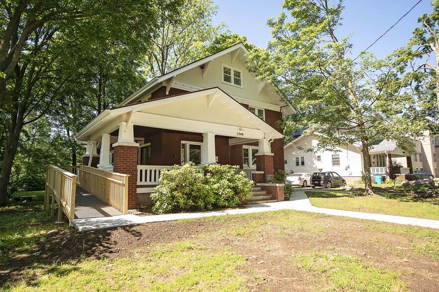 1348 E Cherry St, Springfield, MO à louer - Photo du bâtiment - Image 2 de 31