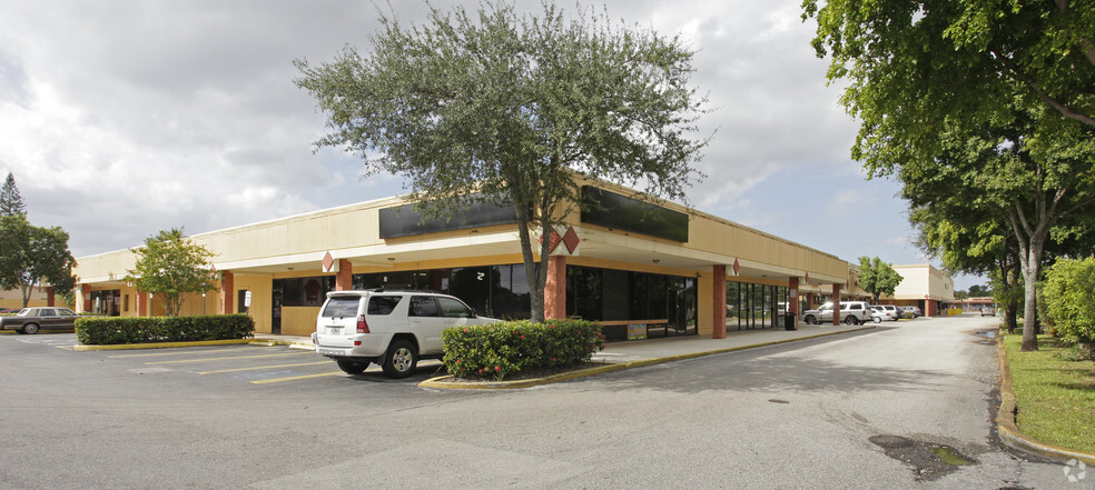 7306 Southgate Blvd, North Lauderdale, FL for lease - Building Photo - Image 2 of 14