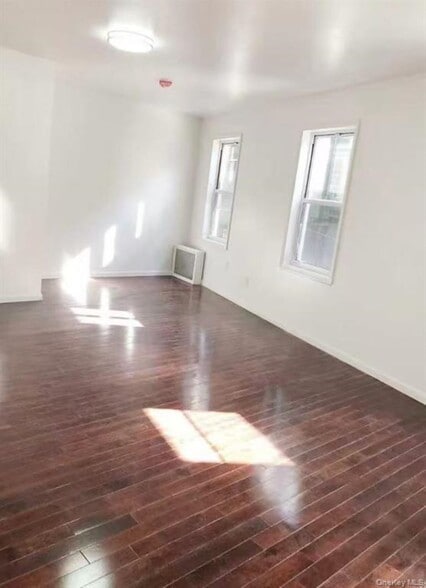 102-03 Jamaica Ave, Richmond Hill, NY for sale - Building Photo - Image 3 of 15