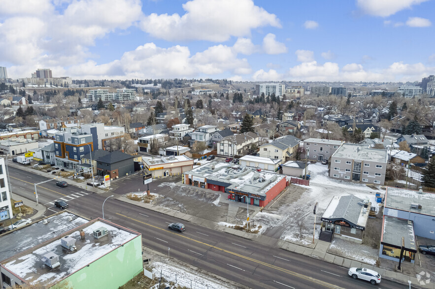 332 14th St NW, Calgary, AB à vendre - A rien - Image 3 de 5