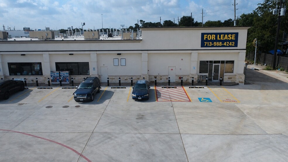 11502 S Wilcrest Dr, Houston, TX for lease - Building Photo - Image 2 of 10
