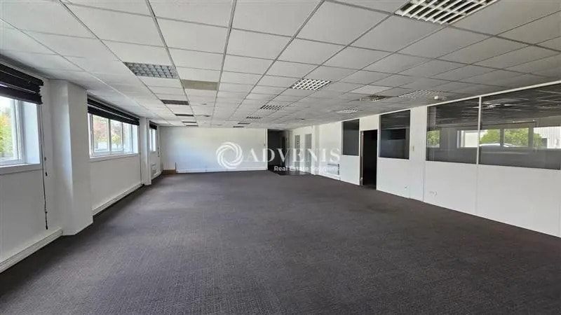 Office in Roncq for lease - Interior Photo - Image 3 of 5