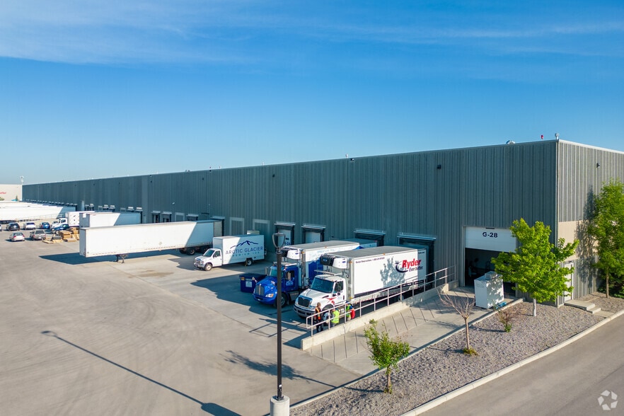 10770 25 St NE, Calgary, AB for lease - Building Photo - Image 3 of 7