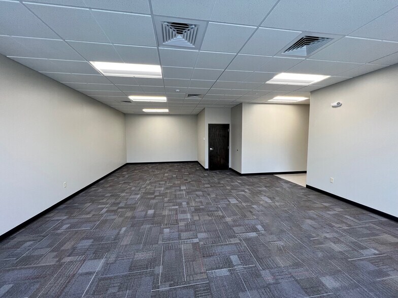 110 Tradeport Dr, Windsor, CT à louer - Photo intérieure - Image 3 de 9