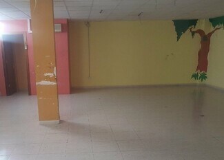 Plus de détails pour Multi-résidentiel à vendre