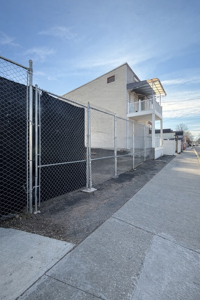 724 Grove St, Irvington, NJ for sale - Building Photo - Image 2 of 13