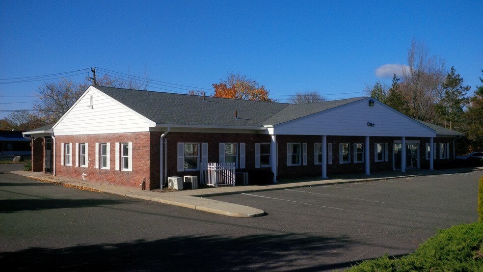 2500 Nesconset Hwy, Stony Brook, NY à vendre - Photo du bâtiment - Image 1 de 1