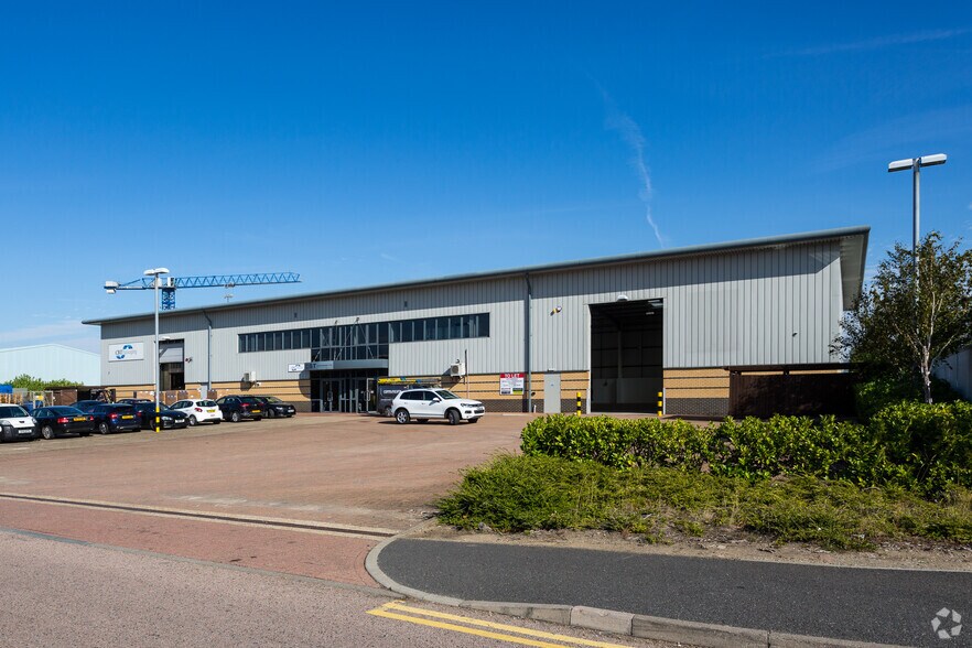 Paycocke Rd, Basildon for lease - Primary Photo - Image 1 of 2