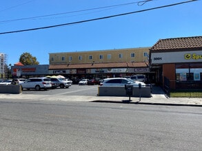 3001-3021 S Figueroa St, Los Angeles, CA for lease Building Photo- Image 1 of 1
