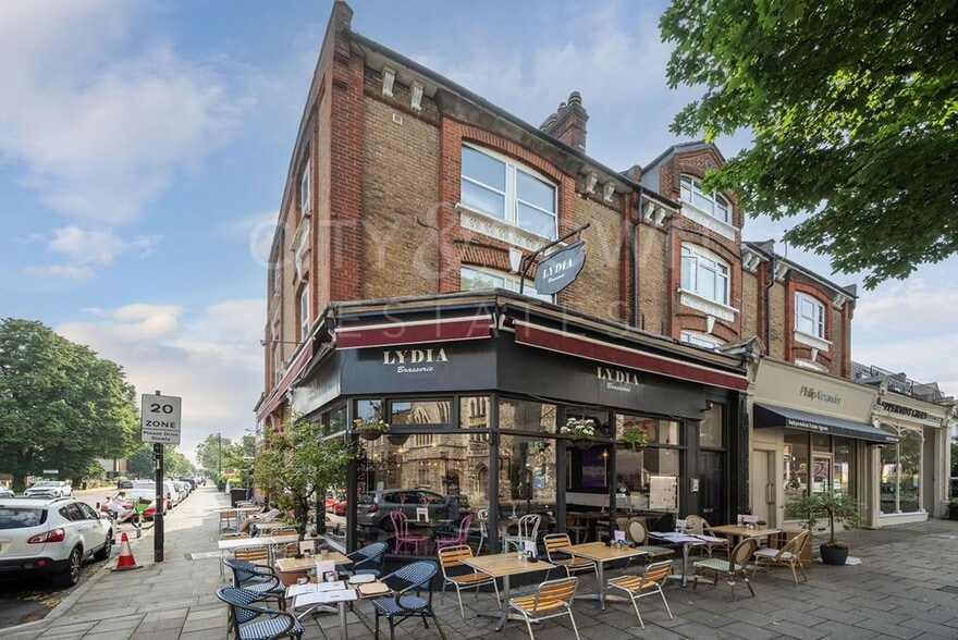 126 Crouch Hl, London for sale - Building Photo - Image 1 of 12