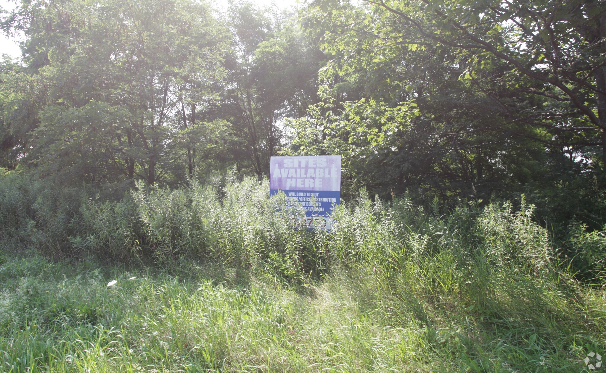 Crossroads Business Park portefeuille de 4 propriétés à vendre sur LoopNet.ca Photo principale- Image 1 de 2