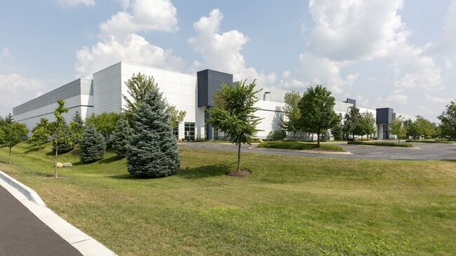 More details for 360 Veterans Pky, Bolingbrook, IL - Industrial for Lease