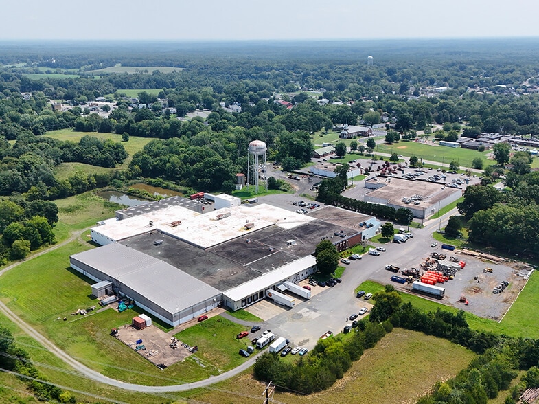 1 Cleveland St, Gordonsville, VA for lease - Building Photo - Image 2 of 5