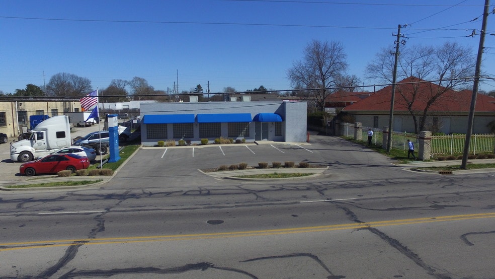 1728 W 16th St, Indianapolis, IN for lease - Building Photo - Image 2 of 37