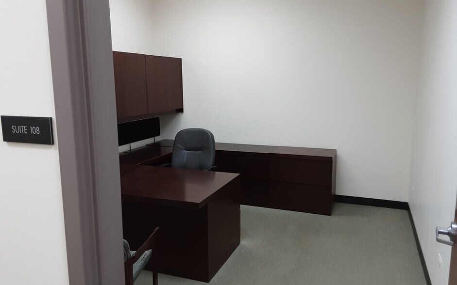 700 E Park Ave, Libertyville, IL à louer - Photo intérieure - Image 2 de 14