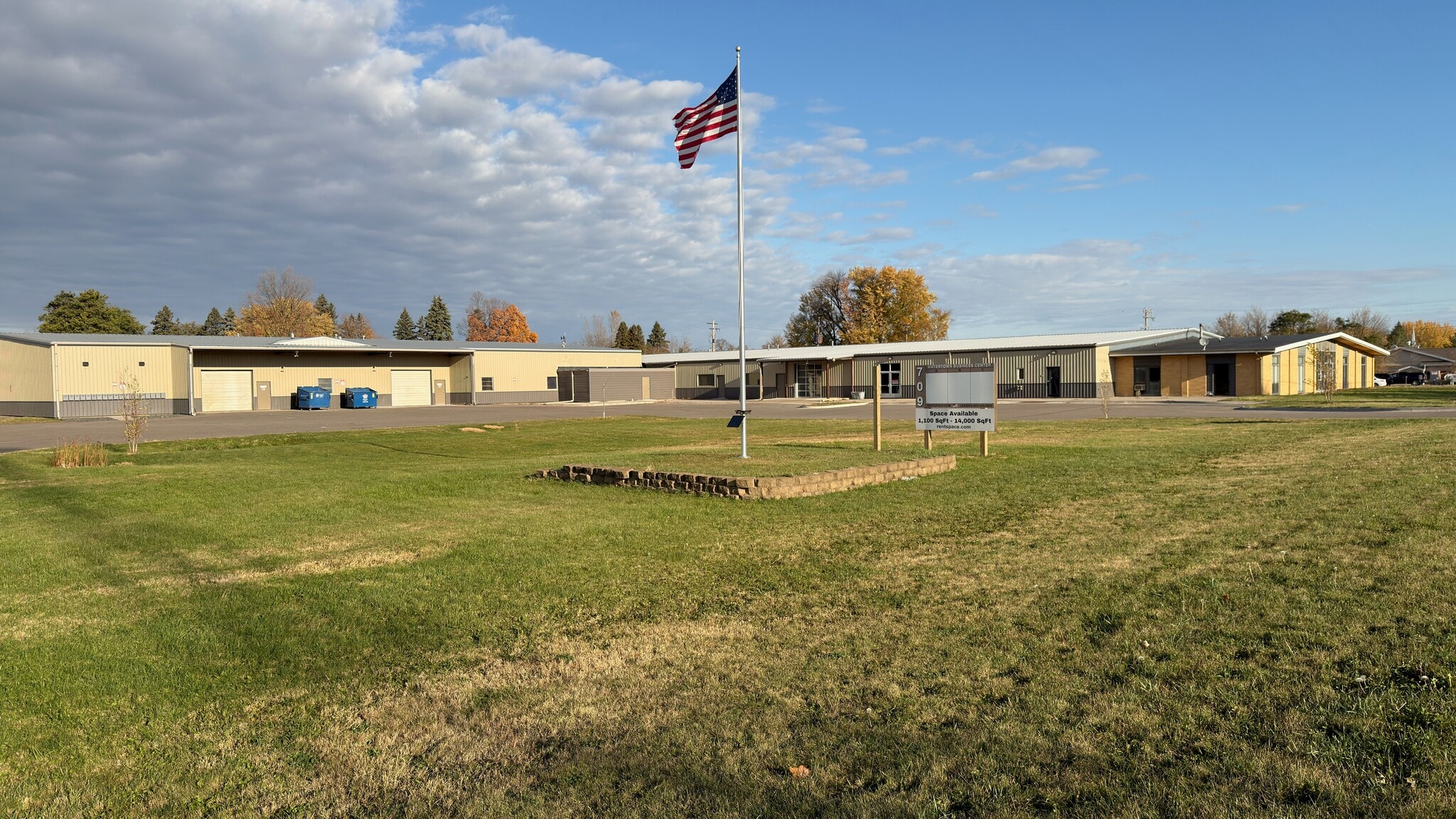 701-709 Jefferson Ave SW, Watertown, MN for lease Primary Photo- Image 1 of 19