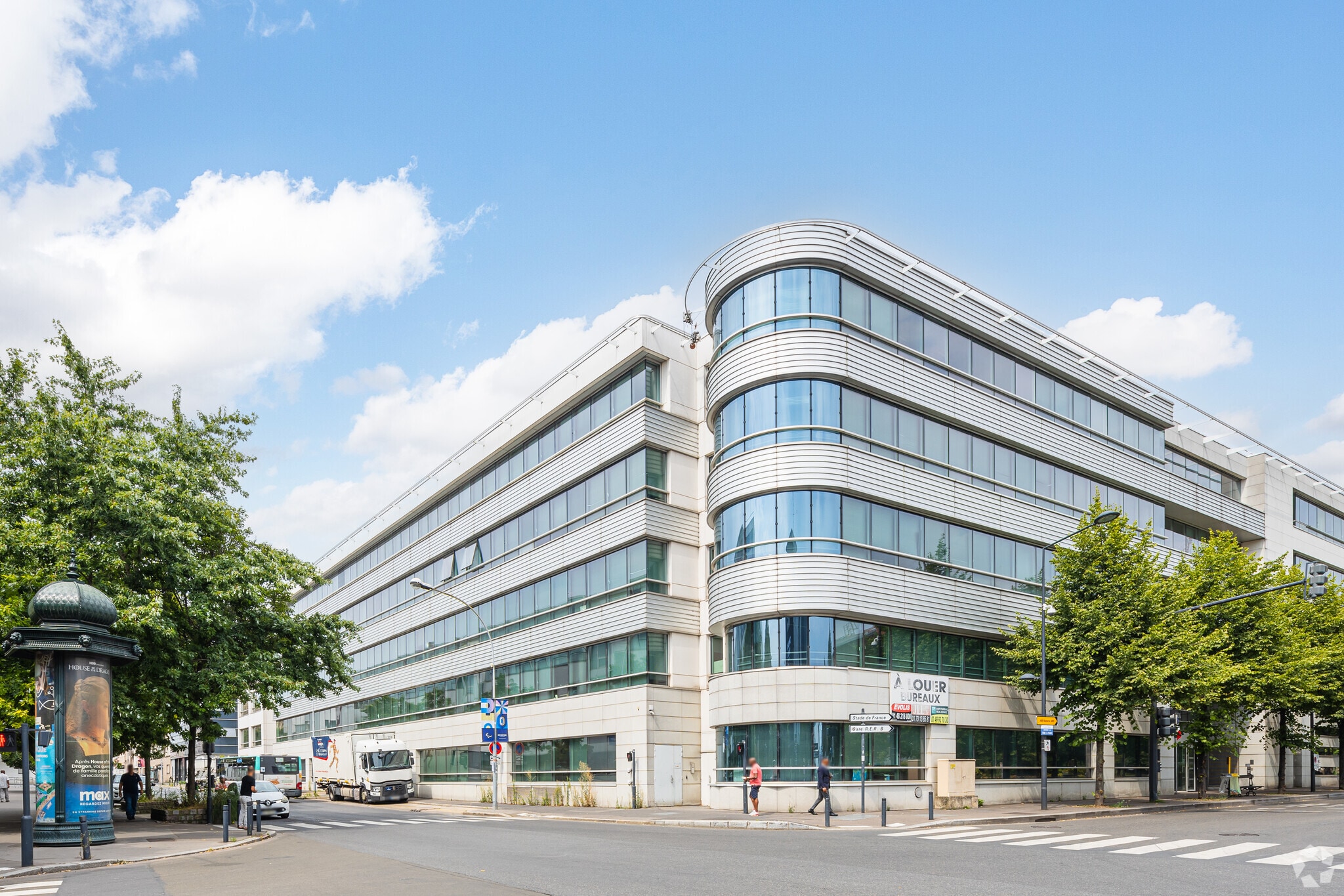 1 Avenue Du Stade De France, Saint-Denis for lease Primary Photo- Image 1 of 4