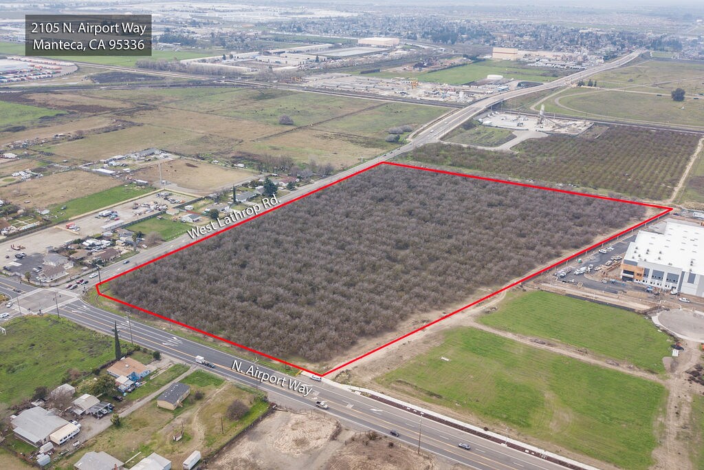 2105 Airport Way, Manteca, CA à vendre Aérien- Image 1 de 10