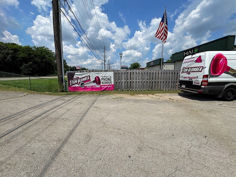 1916 Jordan Ln NW, Huntsville, AL à vendre - Photo du bâtiment - Image 3 de 46